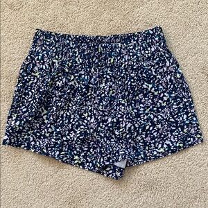 Women’s Athleta Weekender Run Short Size XS New Without Tag Multicolored